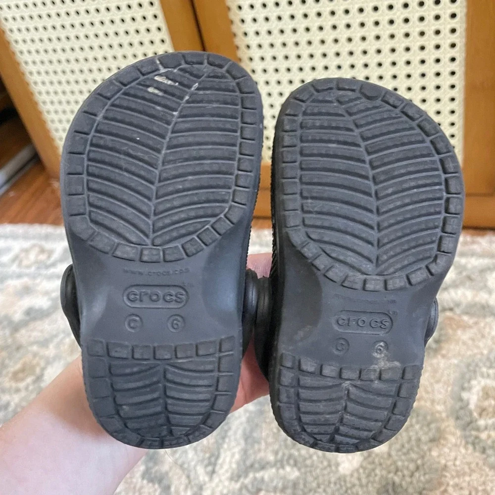 Crocs Toddler Size C6 Boy Classic Clogs Slip-On Shoes Black Pool Hiking Sandal